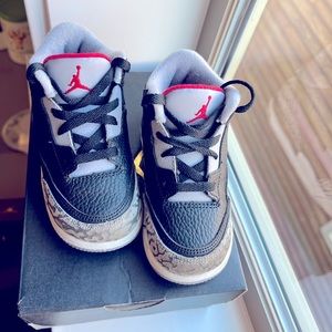 Jordan 3 Retro BT- gently used, size 7 (toddler)